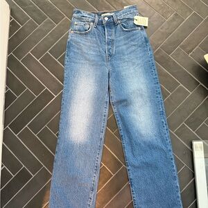 Levi ribcage straight ankle jeans